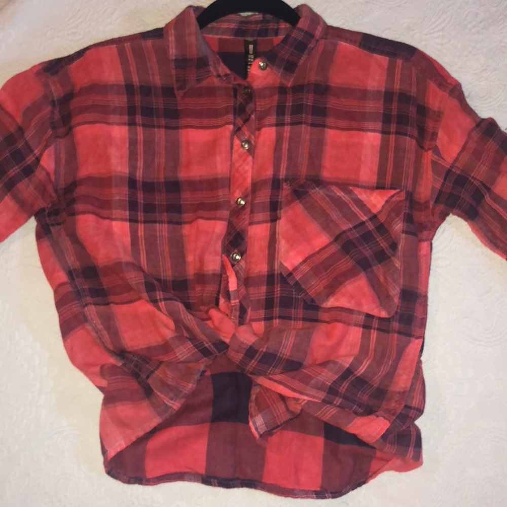 Collard plaid button down